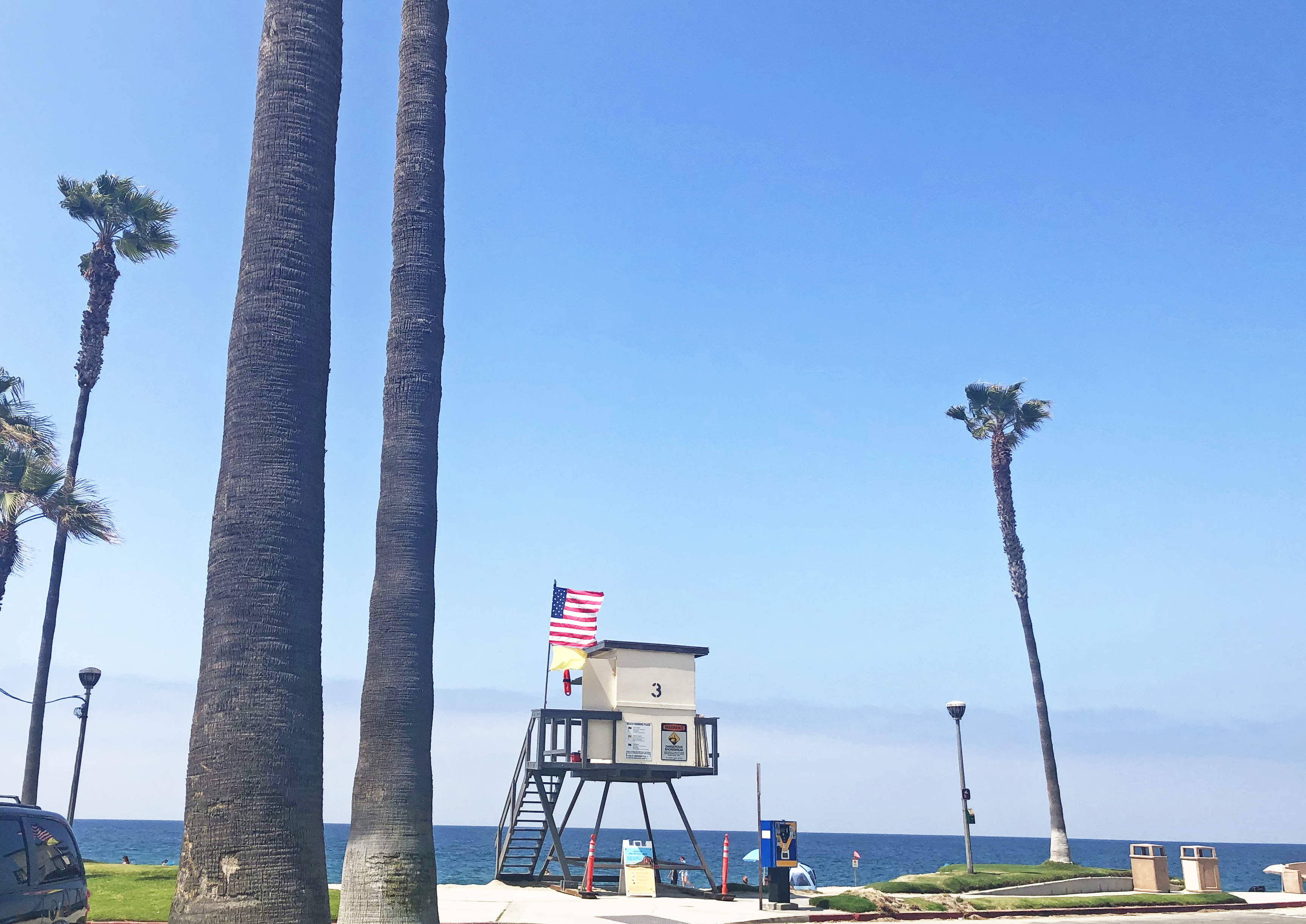 Lifeguard tower Aliso Beach