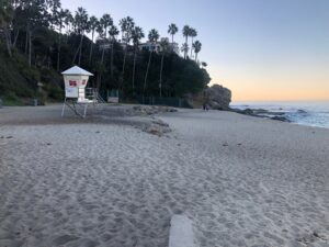 Aliso Beach south lifeguard tower